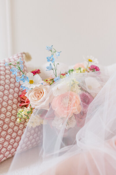 Bridal florals from a Connecticut wedding at Wadsworth Mansion 