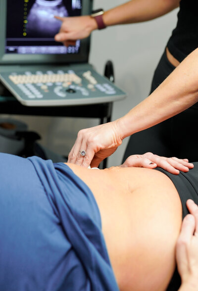 A London specialist in treating pelvic health, pregnancy & postnatal recovery
