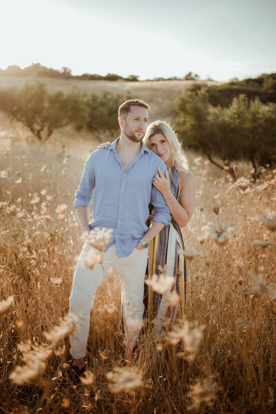 romantic-summer-engagement-shoot-greece-manon-psomas-1