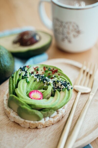Avocado flower on rice cake