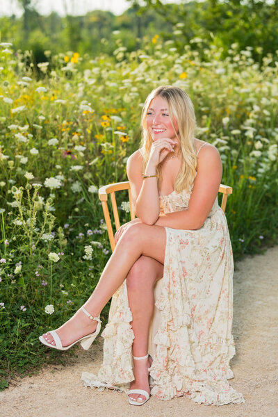 senior pictures in milwaukee at nature park