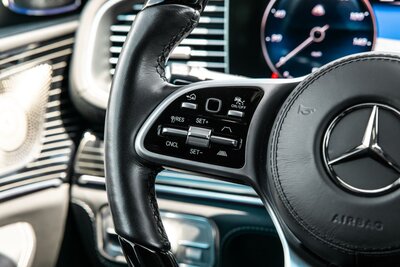 mercedes-maybach-gls-600-kalahari-gold-black-for-rent-in-miami-020