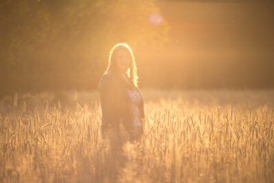 Portret van Dyan in natuurlijk licht, professioneel en toegankelijk