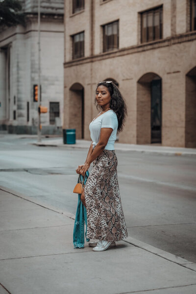 How To Wear Trendy Maxi Skirts When You're Petite