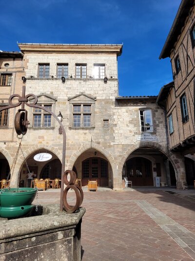 Visiter Castelnau-de-Montmiral dans le Tarn