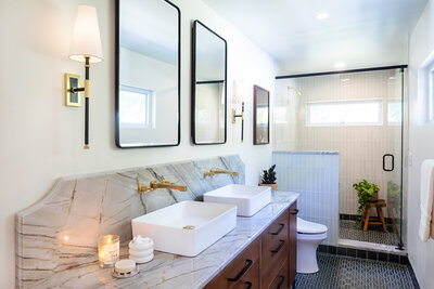 Modern bathroom by Cincinnati interior designer, Jackie Barnes