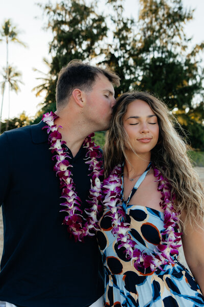 True-to-color couples session captured at Kailua Beach on Oahu