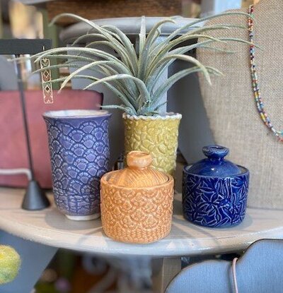 Vase pottery from Kathleen Cumming sold at joye