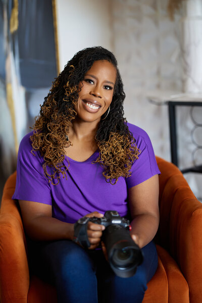 Shan Roberts is a family portrait in Atlanta Georgia specializing in vibrant, modern, and fun images.