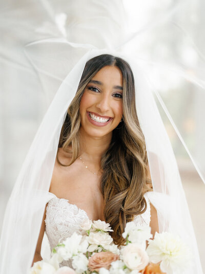 bridal portraits in hill country venue canyonwood ridge outside of austin