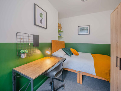 Orange & Green Bedroom in Student House Northampton Buy To Let
