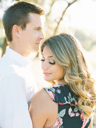 Outdoor engagement session in the heart of River Oaks in Houston