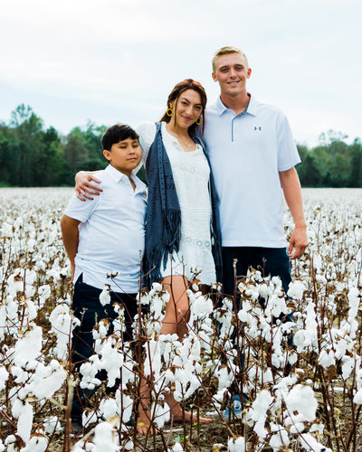 FAMILY PORTRAI TAKEN BY LAURA WALTER PHOTOGRAPHY IN CURRITUCK NORTH CAROLINA