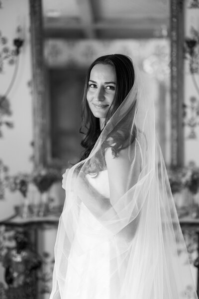 Diana-Brewer_Emily-Calvin_2Girls-Prep-56-2