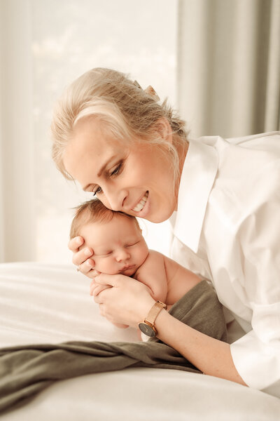 Lifestyle newborn reportage