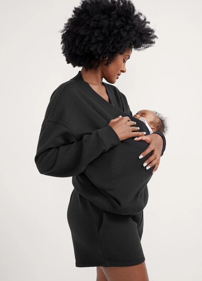 The_Snuggle_Sweatshirt_Black_026_R1_1728x-ezgif.com-webp-to-jpg-converter