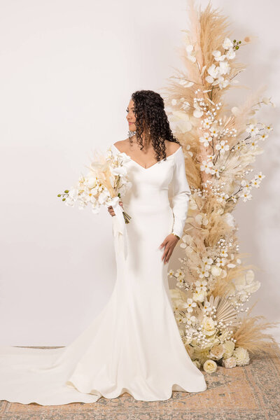 illinois-bride-in-dress-posing