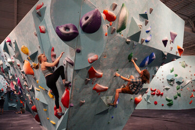 Photo of an outdoor wedding at Theo Wirth park in Minneapolis, Minnesota