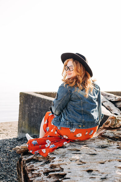 Senior Photos on the waterfront of tacoma seattle  in Washington