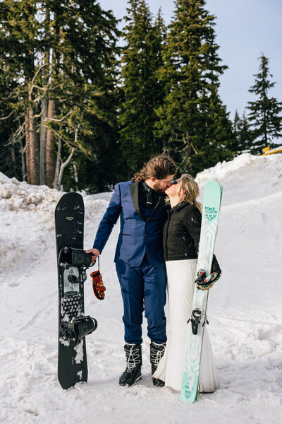 An Oregon Adventure elopement by Bend Elopement Photographer Erica Swantek Photography.