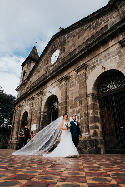 Angie and Yamil at wedding in Costa Rica