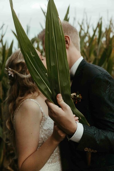 Get framed photography wedding photograpy europe outdoor shoot in cornfield