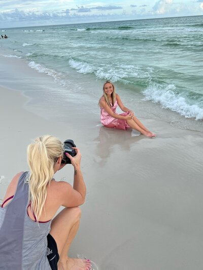 Destin senior photographer photographing a high school senior