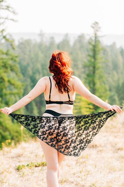 Pattee Canyon outdoor boudoir photo Missoula woman with black scarf