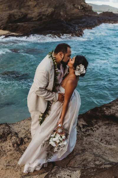 Intimate wedding in Oahu