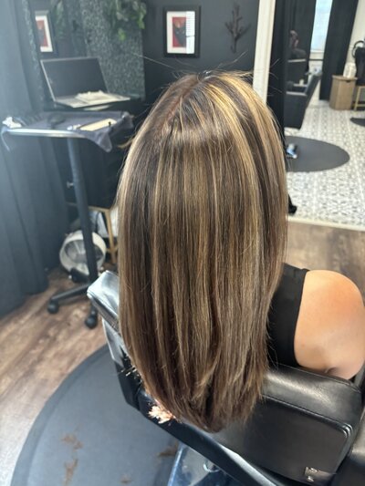 layered bob haircut with highlights