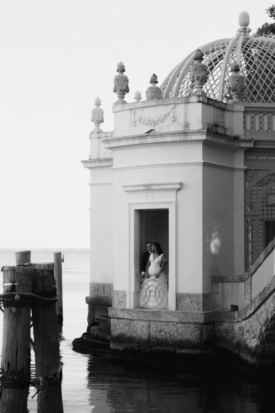Documentary wedding photography at the Vizcaya Museum and Gardens in South Florida | Sush Digital Media
