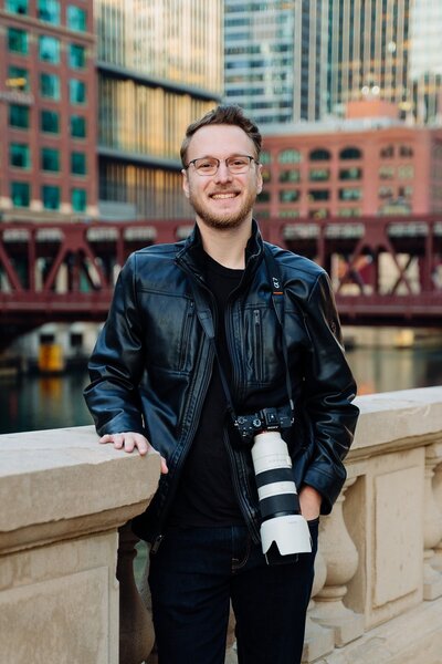 Photographer Alan Luntz by the Chicago riverwalk