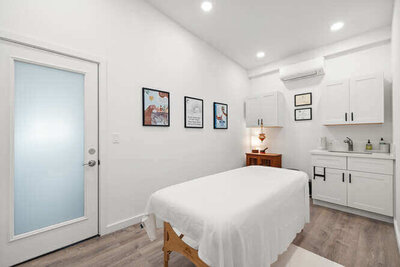 Acupuncture treatment room with serene and peaceful setup