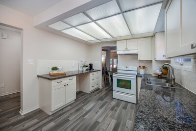 81 McCrimmon kitchen (4)