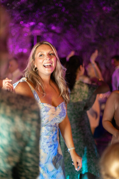 Photo mariage couple sous saule pleureur Normandie