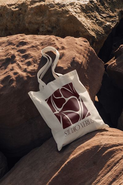 Bloemontwerp voor Studio Vérus op Totebag