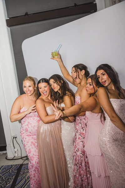 florida-bridesmaids-photobooth