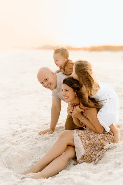 30A photographer, Diana Ratcliff captured a family enjoying the beach