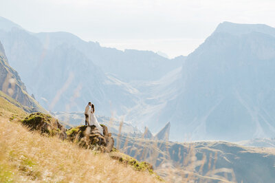 Blog post about how to elope from an adventure wedding photographer