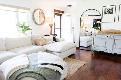 Clean and organized living room after a professional cleaning service.