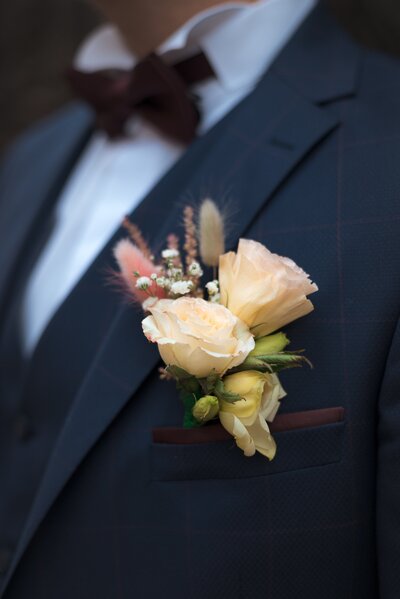 grooms floral boutonniere