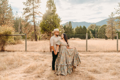 Cowboy Couple Session | Photography by Jocelyn