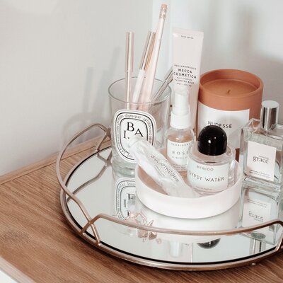 makeup-set-with-tray-beside-wall-2866796