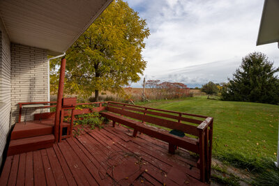 2295 Regional Rd 3 deck