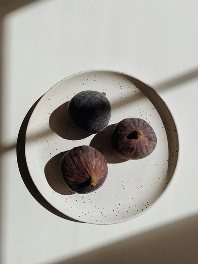 plate of three figs