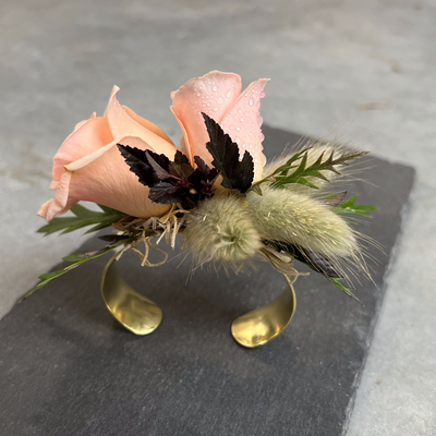 Sweet-Blossoms-Maryland-wedding-florist-Tenth-Ward-Distillery-corsage
