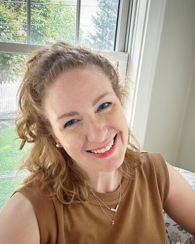 Alicia, a client who experienced a life-changing transformation through Kelly Maglaya's coaching program."