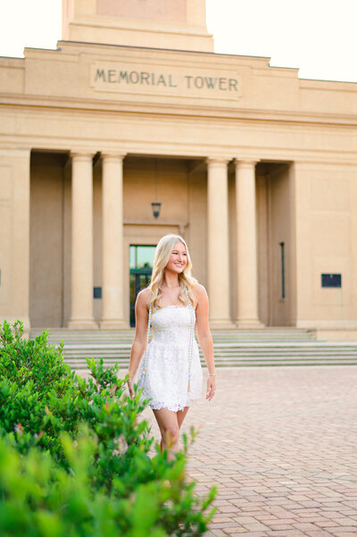 Baton Rouge LA LSU Senior Portraits at Memorial Tower