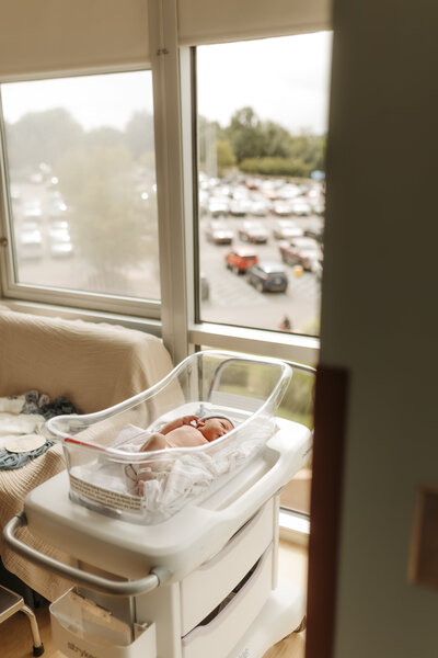 In hospital newborn photographer 