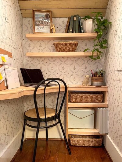 Cloffice-styled shelves